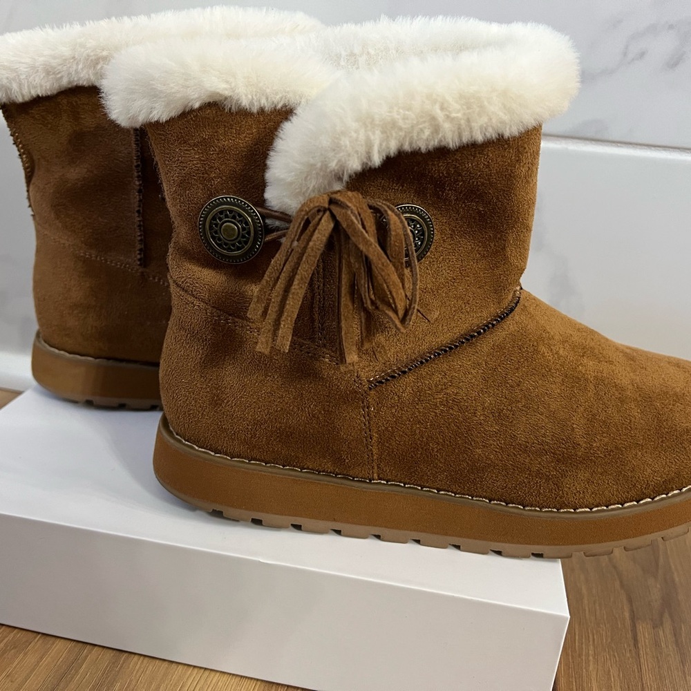 Skechers Tan Suede Winter Boots with Faux Fur